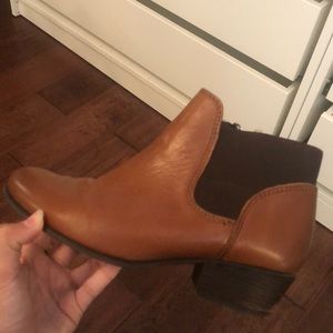 Steve Madden brown booties